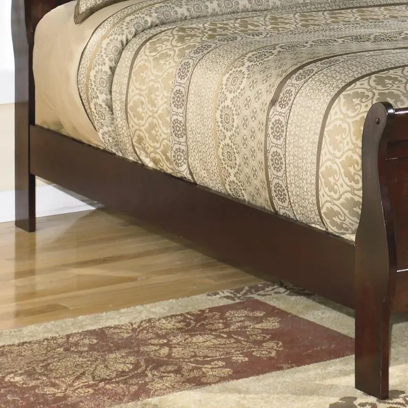 Ashley Alisdair Queen Sleigh Bed Rails 1