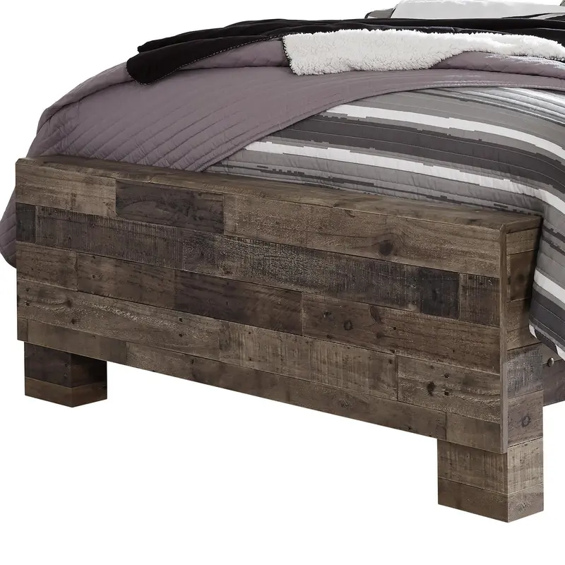 Benchcraft Derekson B200-84 Full-Size Panel Footboard 1
